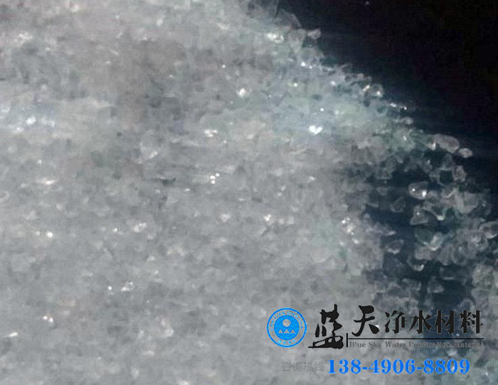 在對(duì)廢水處理的過程中陰離子聚丙烯酰胺的作用很明顯.jpg 在對(duì)廢水處理的過程中陰離子聚丙烯酰胺的作用很明顯.jpg